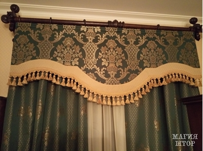 классические шторы с ламбрекеном в гостиную